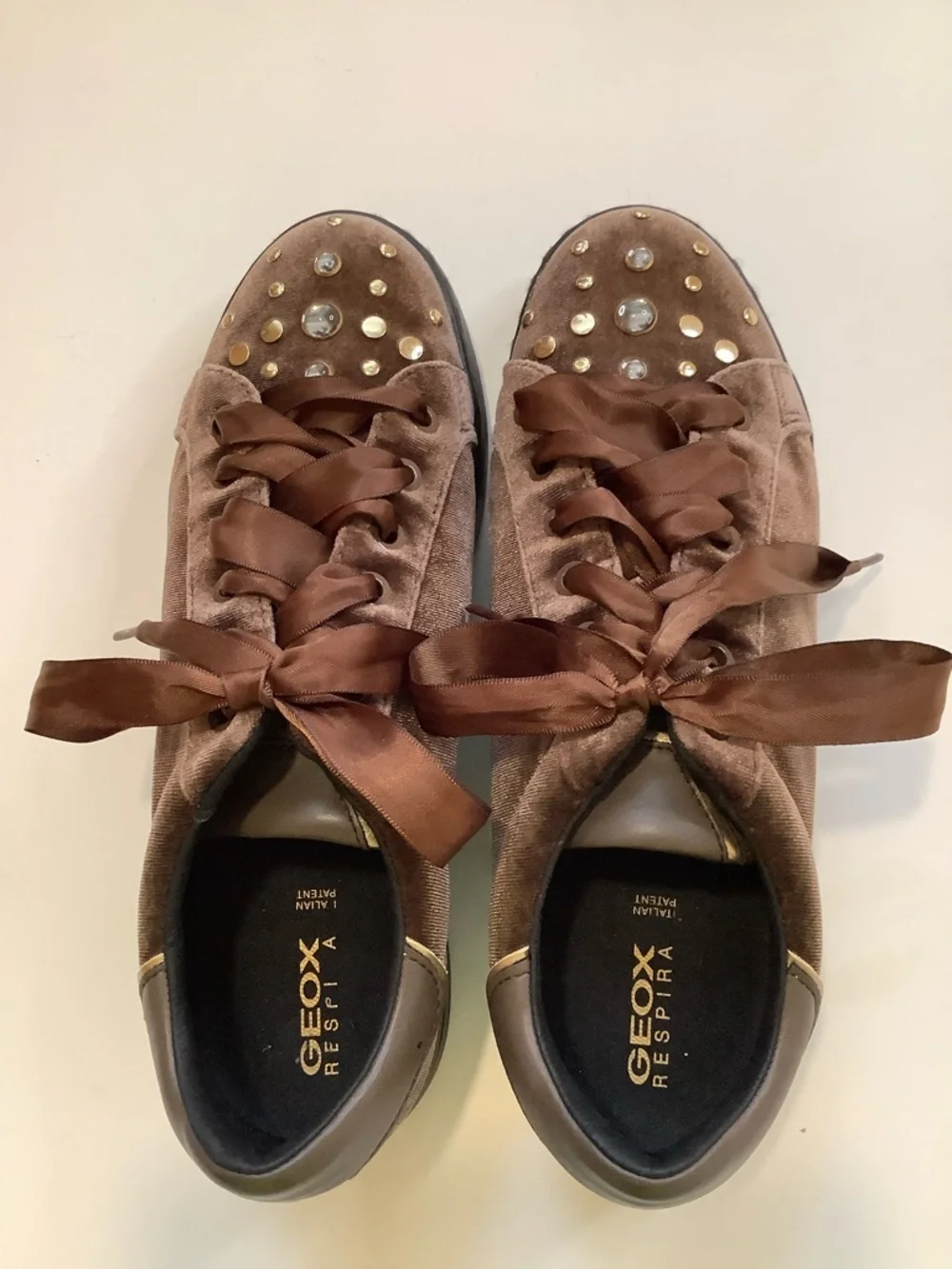 GEOX Respira Brown Velvet Low-Top Studded Sneakers Size 39 - Picture 3 of 12
